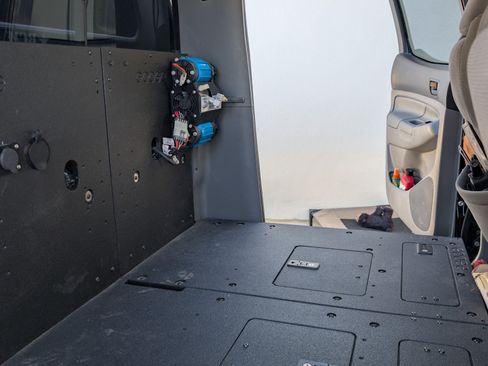 Used 2015 Toyota Tacoma 4x4 Double Cab w/ TRD Off-Road Package image 13