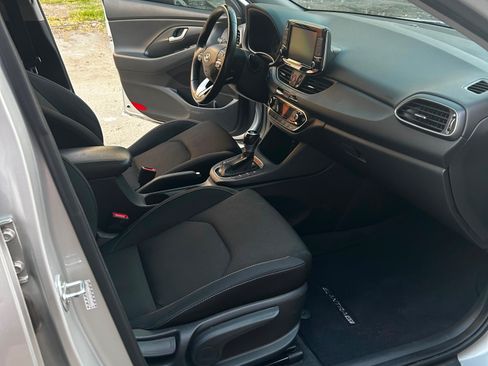 Used 2018 Hyundai Elantra GT w/ Style Package 02 FWD image 11