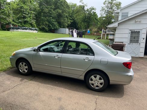 Used 2007 Toyota Corolla CE FWD image 1