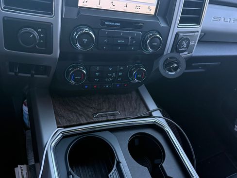 Used 2019 Ford F250 Lariat w/ Lariat Value Package image 15