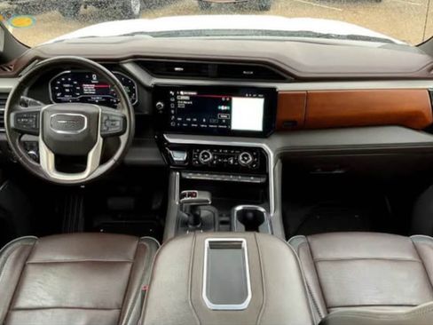 Used 2022 GMC Sierra 1500 Denali w/ Denali Reserve Package image 10