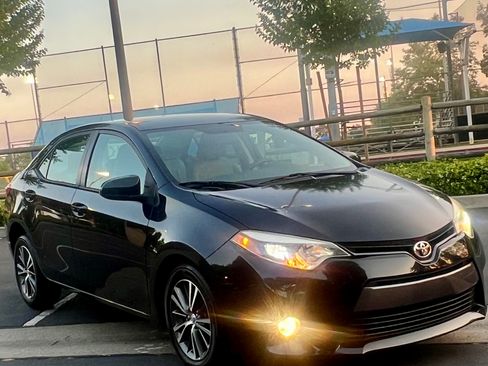 Used 2016 Toyota Corolla LE FWD image 29
