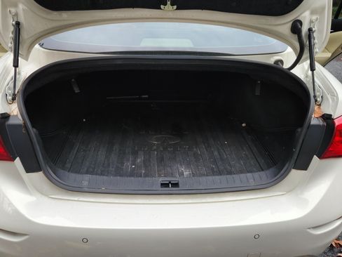 Used 2015 INFINITI Q50 Premium w/ Deluxe Touring Package image 8