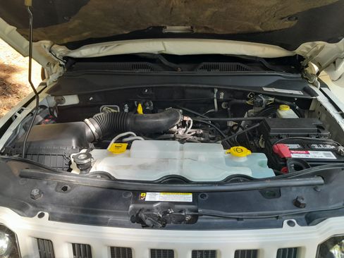 Used 2010 Jeep Liberty Sport w/ Popular Equipment Group image 9