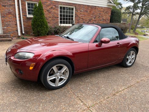 Used 2006 MAZDA MX-5 Miata Touring image 1