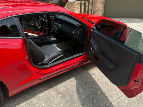 Used 2011 Chevrolet Camaro LT RWD image 15