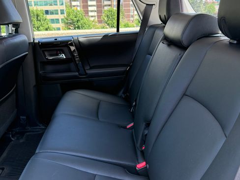 Used 2017 Toyota 4Runner TRD Off-Road Premium AWD/4WD image 17