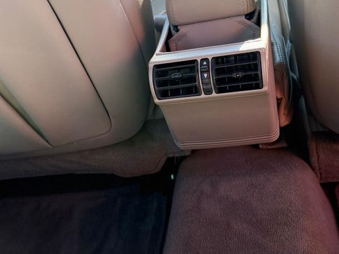 Used 1999 Cadillac De Ville Sedan w/ Comfort/Convenience Pkg image 15