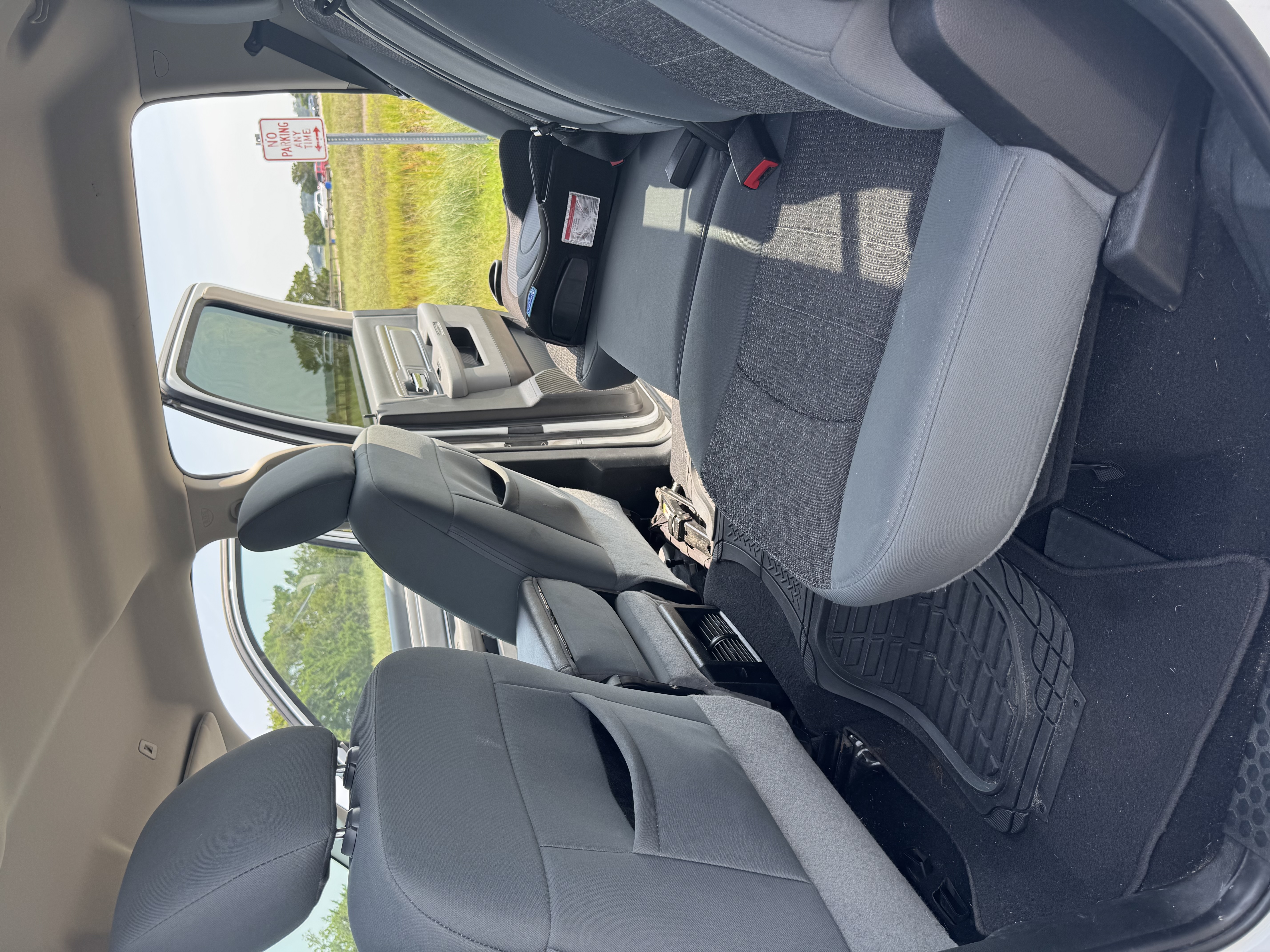 Used 2018 RAM 1500 Classic SLT AWD/4WD image 12