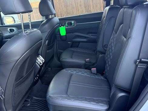 Used 2023 Kia Sorento SX Prestige image 5