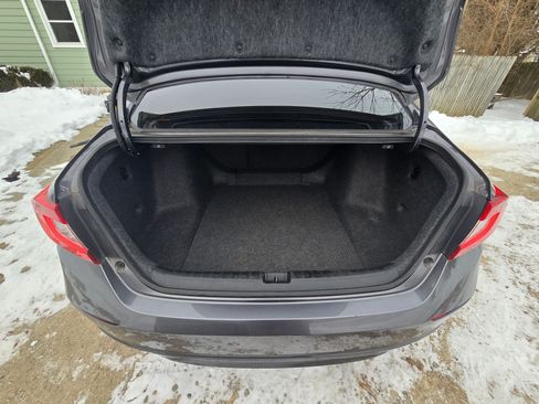 Used 2018 Honda Accord Sport image 12