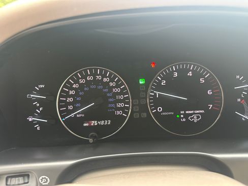 Used 2004 Lexus LX 470 4WD image 9