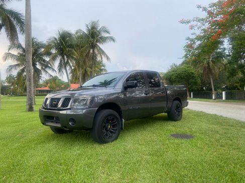 Used 2006 Nissan Titan XE w/ (W04) Preferred Pkg image 1