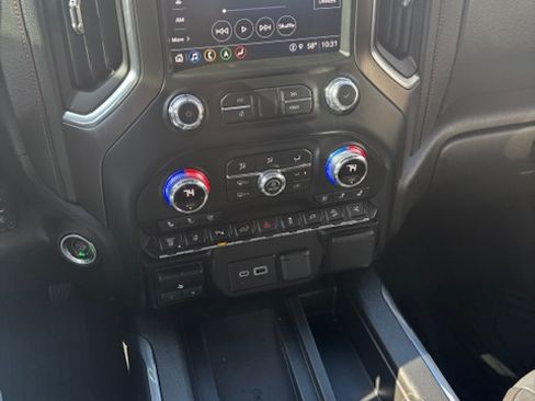 Used 2021 GMC Sierra 2500 AT4 w/ AT4 Premium Plus Package image 10