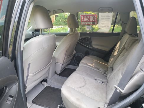 Used 2011 Toyota RAV4 2WD w/ Base L4 Extra Value Pkg image 4