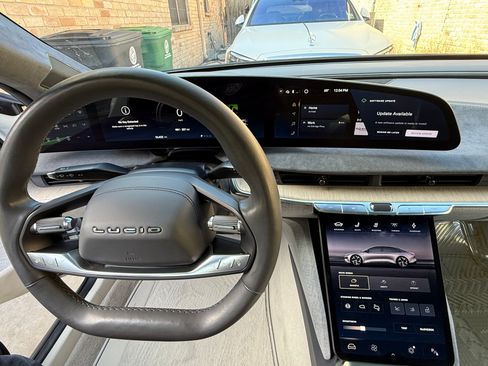 Used 2022 Lucid Air Dream Edition image 9