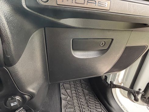 Used 2013 Jeep Wrangler Unlimited Sahara AWD/4WD image 15