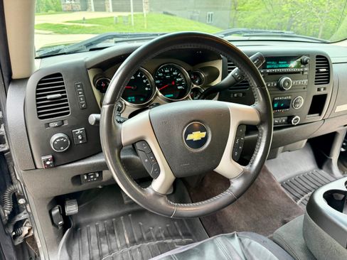 Used 2010 Chevrolet Silverado 1500 LT w/ Power Pack Plus AWD/4WD image 10