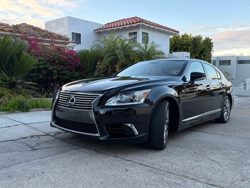 Used 2017 Lexus LS 460 w/ Comfort Package RWD image 5
