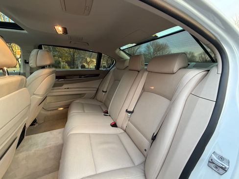 Used 2014 BMW 750Li image 19