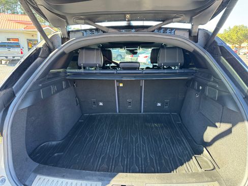 Used 2020 Land Rover Range Rover Velar S image 11