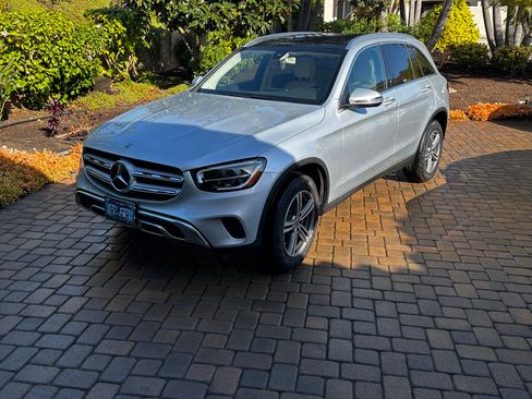 Used 2020 Mercedes-Benz GLC 300 4MATIC image 1