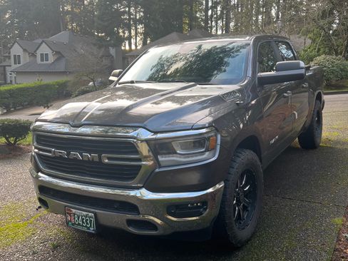 Used 2019 RAM 1500 Big Horn image 2