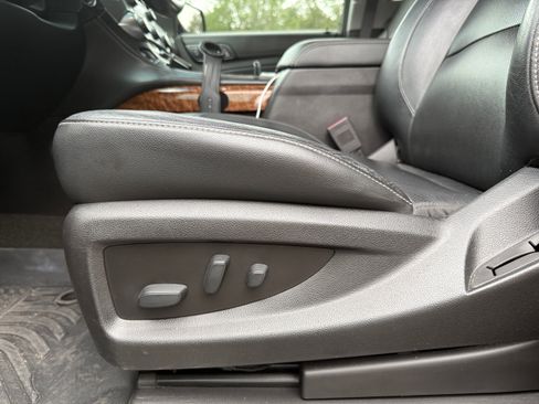 Used 2018 Chevrolet Tahoe Premier RWD image 9