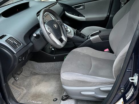 Used 2013 Toyota Prius Two FWD image 6
