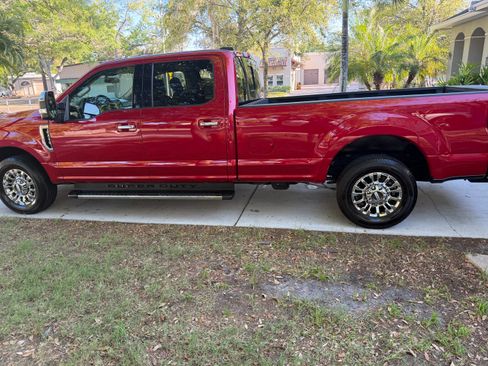 Used 2020 Ford F250 XLT w/ XLT Premium Package image 2