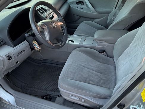 Used 2011 Toyota Camry LE FWD image 11