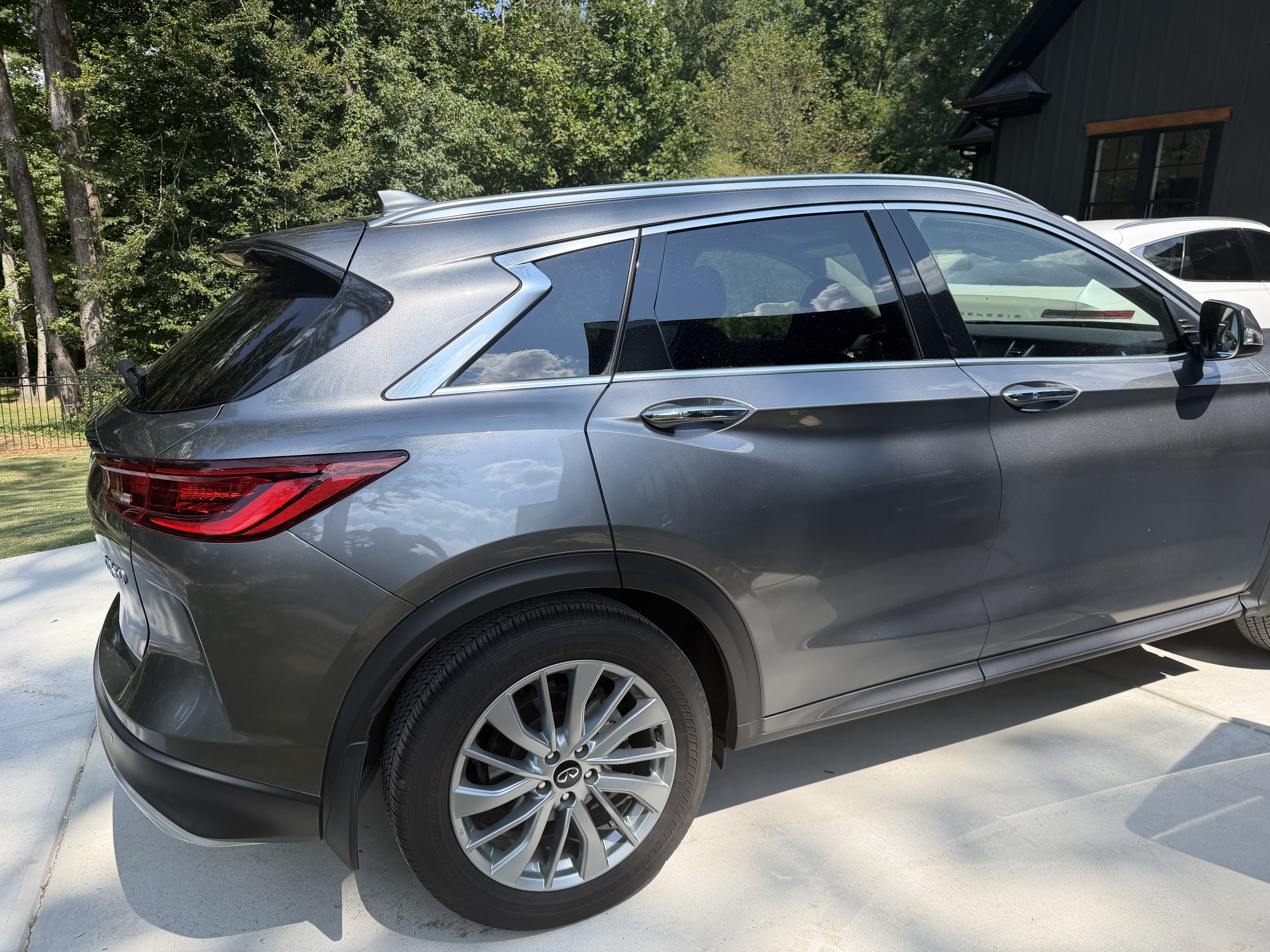 Used 2023 INFINITI QX50 Luxe FWD image 4