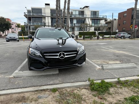 Used 2017 Mercedes-Benz C 300 4MATIC Sedan image 9