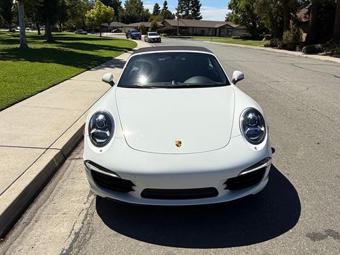 Used 2012 Porsche 911 Carrera RWD image 4