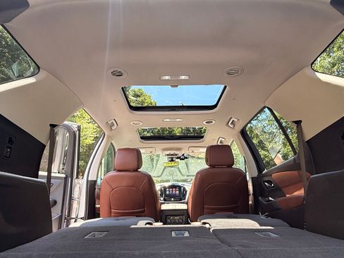 Used 2018 Chevrolet Traverse High Country AWD/4WD image 15