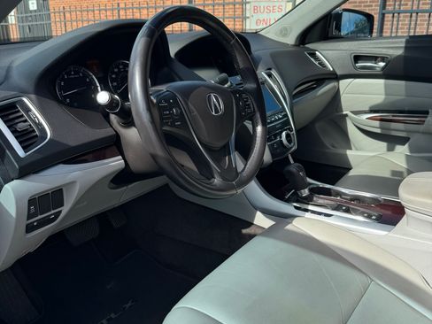 Used 2017 Acura TLX FWD image 8