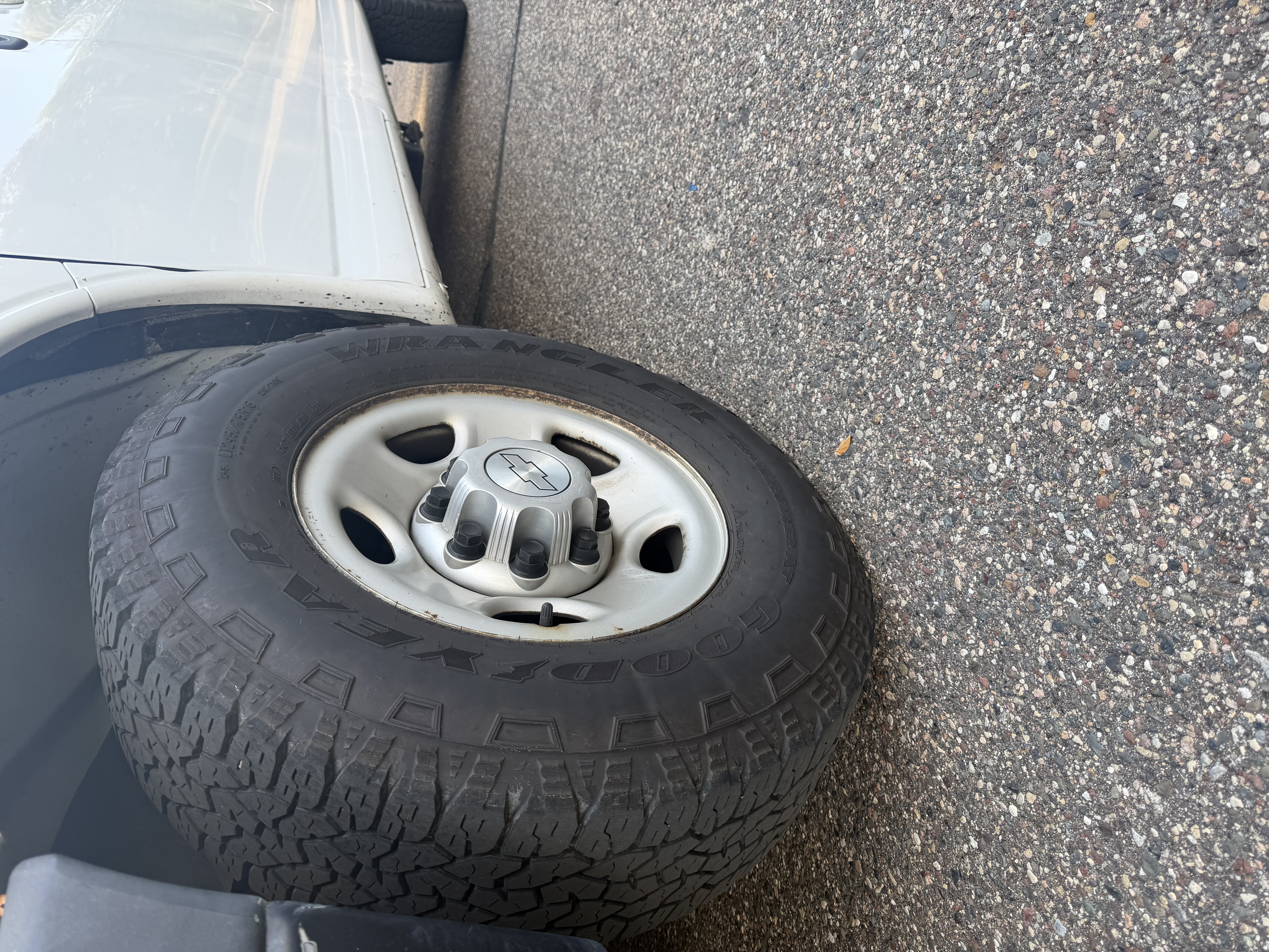Used 2015 Chevrolet Express 2500 RWD image 18