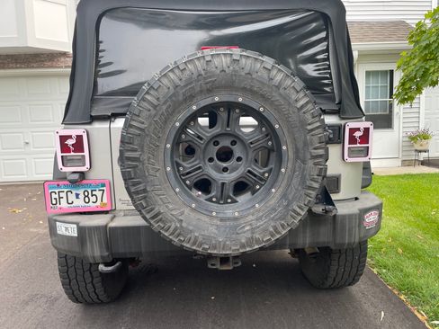 Used 2012 Jeep Wrangler Unlimited Sport AWD/4WD image 6