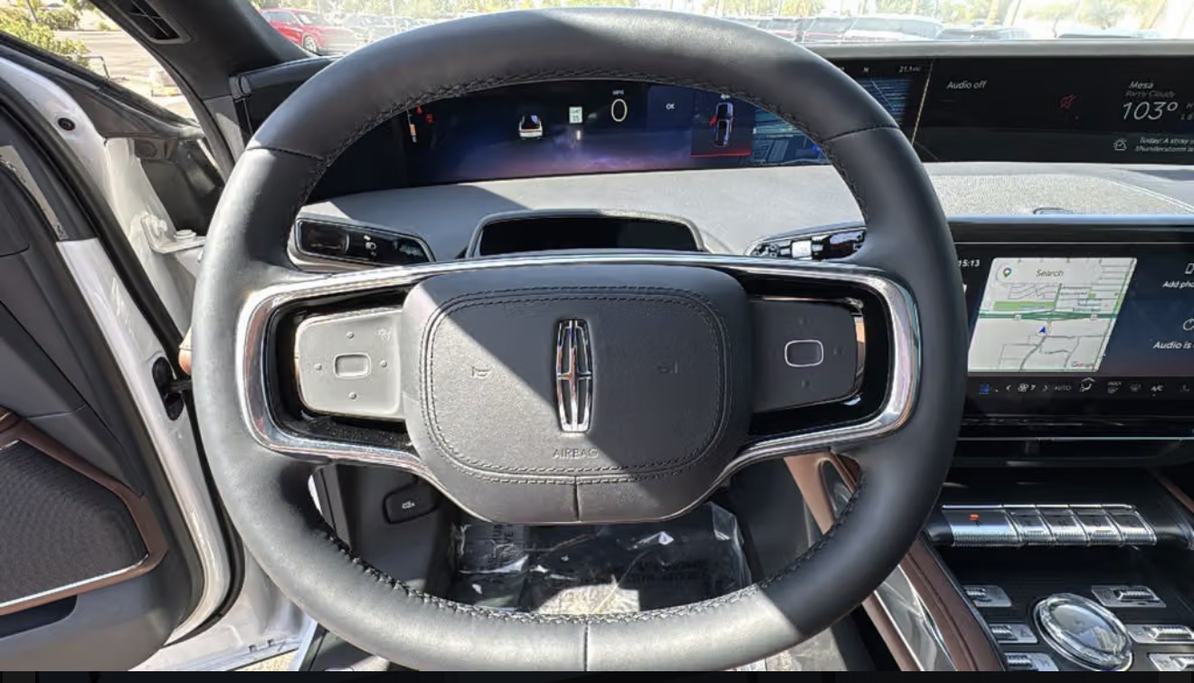 Used 2026 Lincoln Nautilus Reserve AWD/4WD image 18