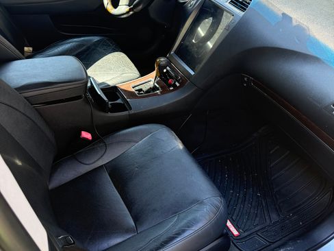 Used 2011 Lexus ES 350 image 4