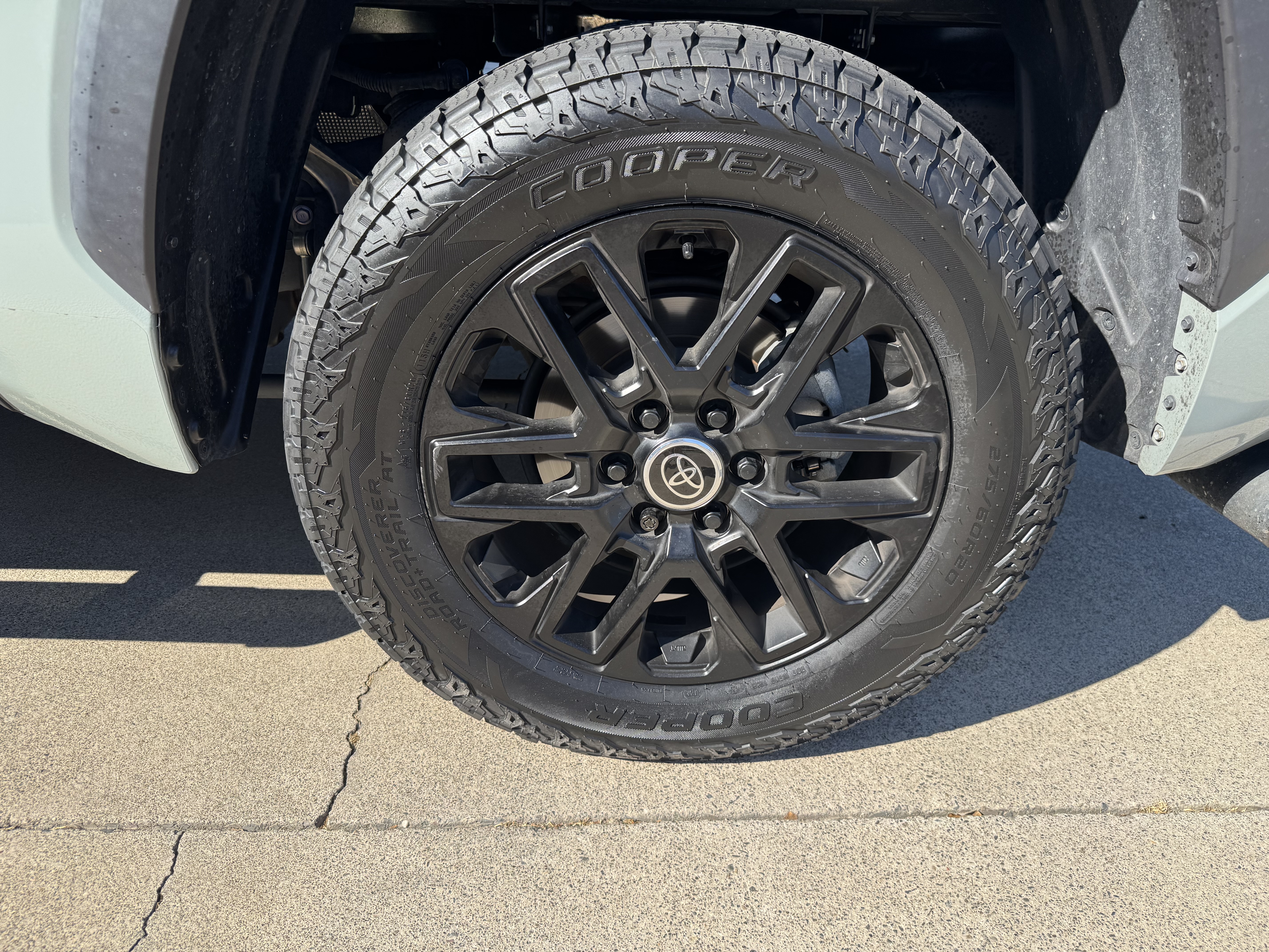 Used 2024 Toyota Tundra Limited AWD/4WD image 21