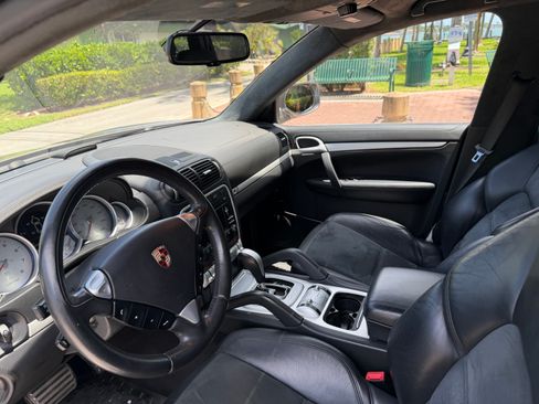 Used 2009 Porsche Cayenne Turbo S AWD/4WD image 8