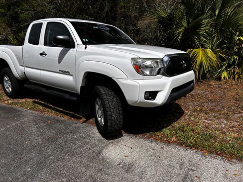 Used 2015 Toyota Tacoma 4x4 Access Cab V6 w/ TRD Off-Road Package image 10