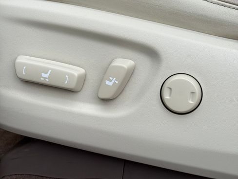 Used 2014 Lexus GX 460 w/ Premium Package image 13