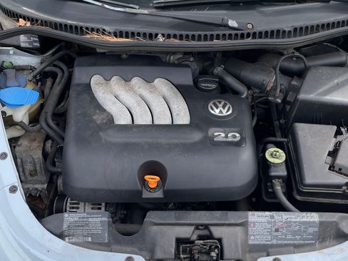 Used 2000 Volkswagen Beetle GLS FWD image 1