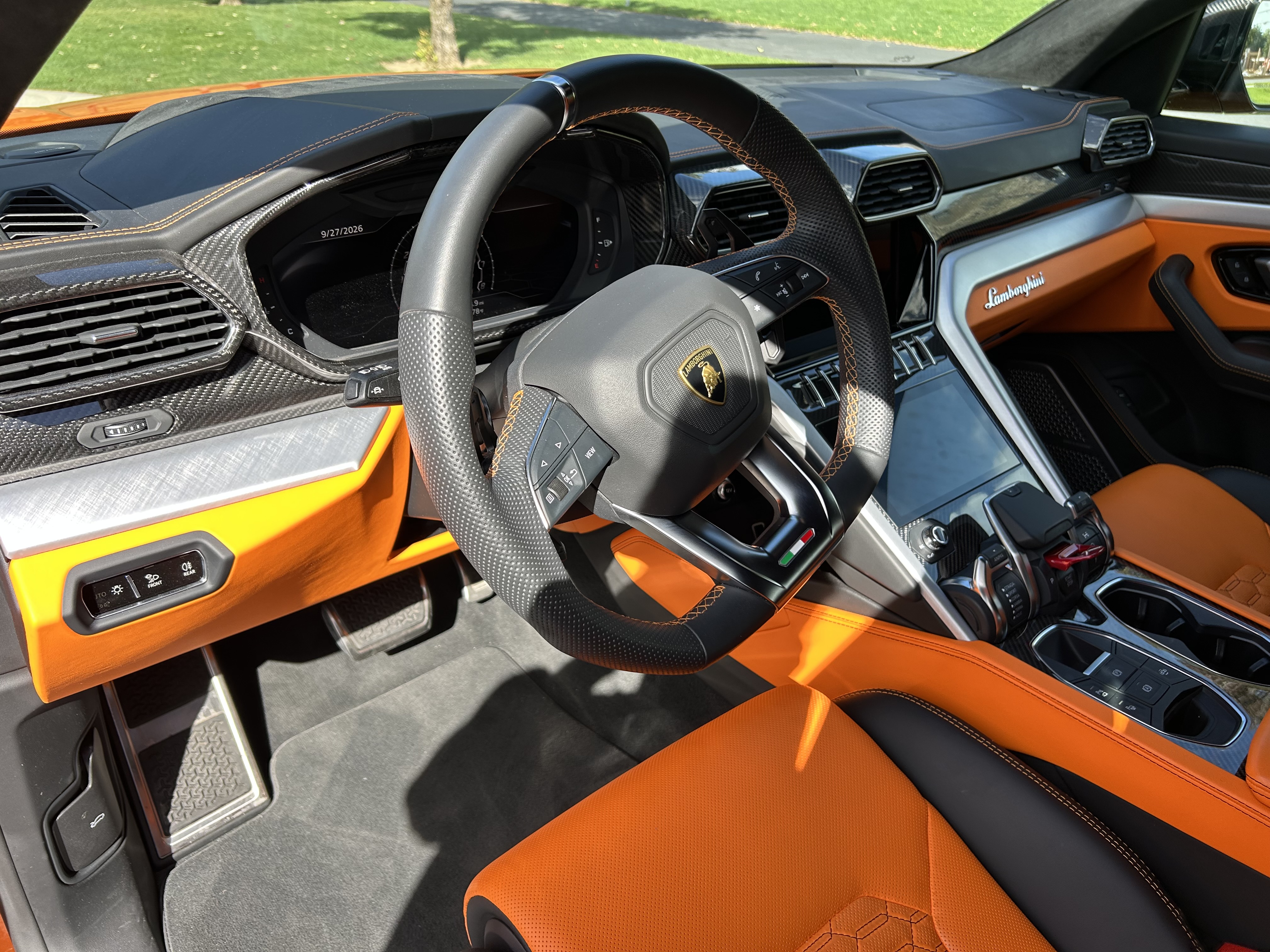 Used 2022 Lamborghini Urus AWD/4WD image 23