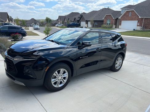Used 2020 Chevrolet Blazer LT w/ Sound & Technology Package image 2