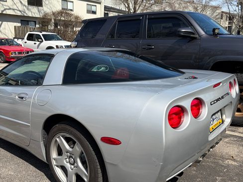 Used 1998 Chevrolet Corvette Coupe w/ Roof Pkg image 5