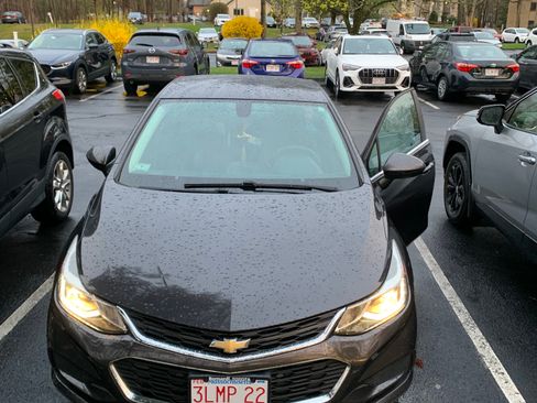 Used 2016 Chevrolet Cruze LT FWD image 2