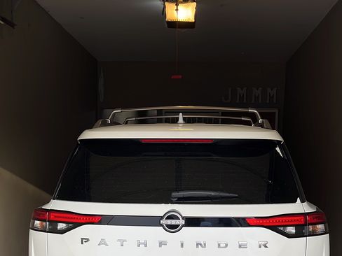 Used 2023 Nissan Pathfinder Platinum AWD/4WD image 3